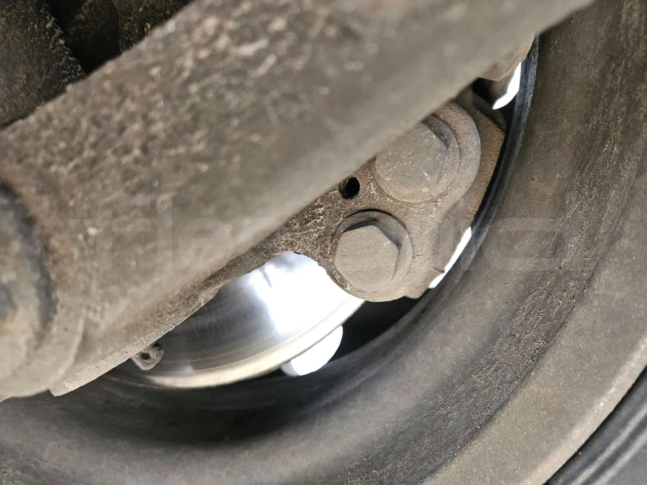 Mercedes-Benz Tourismo RHD 632 01 - EUR6 - 290kW - 12.140m - front discs left