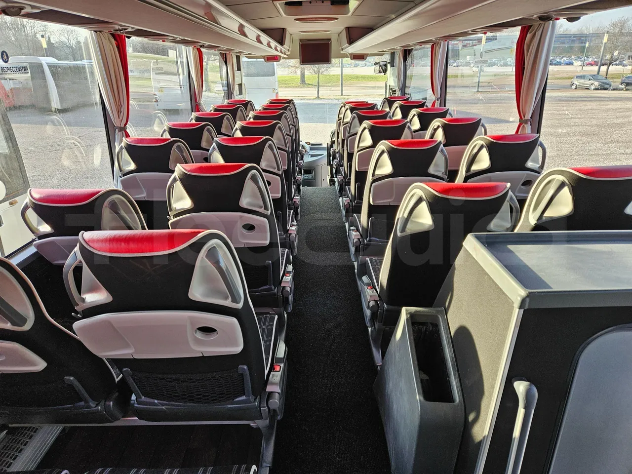 Mercedes-Benz Tourismo RHD 632 01 - EUR6 - 290kW - 12.140m - forward view middle aisle