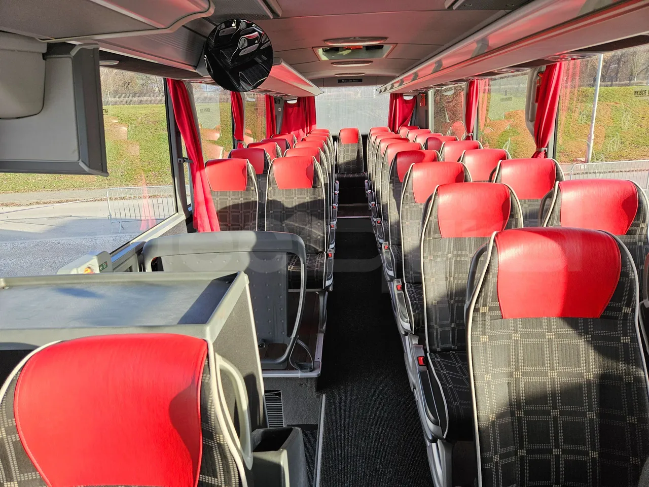 Mercedes-Benz Tourismo RHD 632 01 - EUR6 - 290kW - 12.140m - reverse view middle aisle