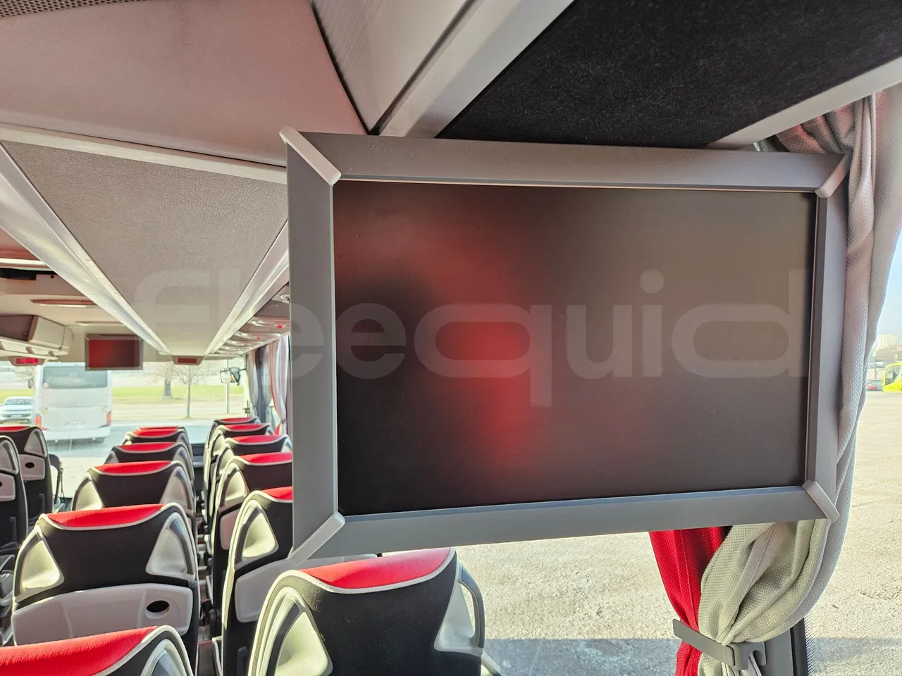 Mercedes-Benz Tourismo RHD 632 01 - EUR6 - 290kW - 12.140m - monitor detail photo