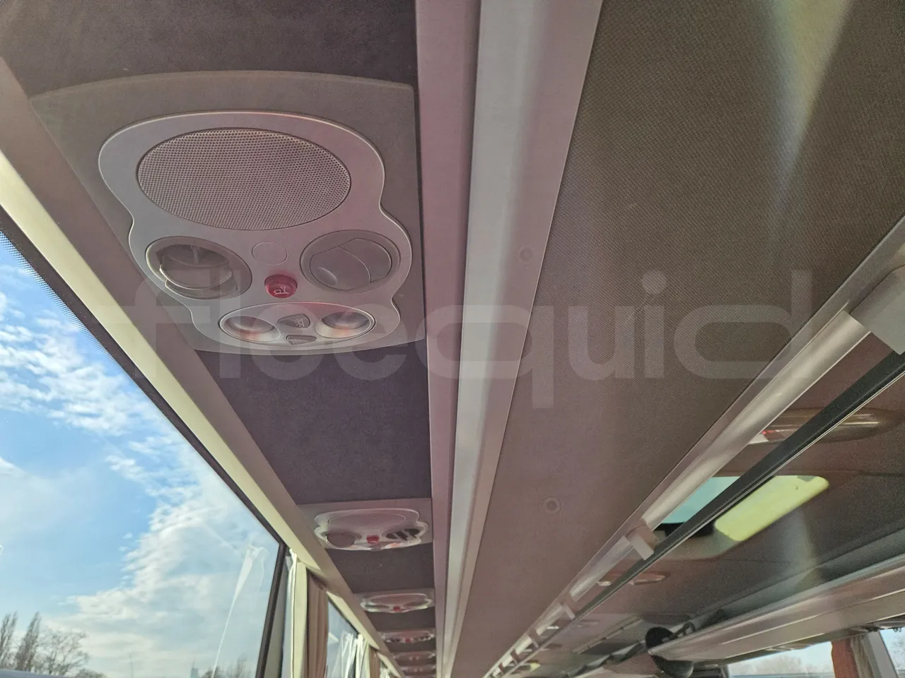 Mercedes-Benz Tourismo RHD 632 01 - EUR6 - 290kW - 12.140m - overhead compartments photo