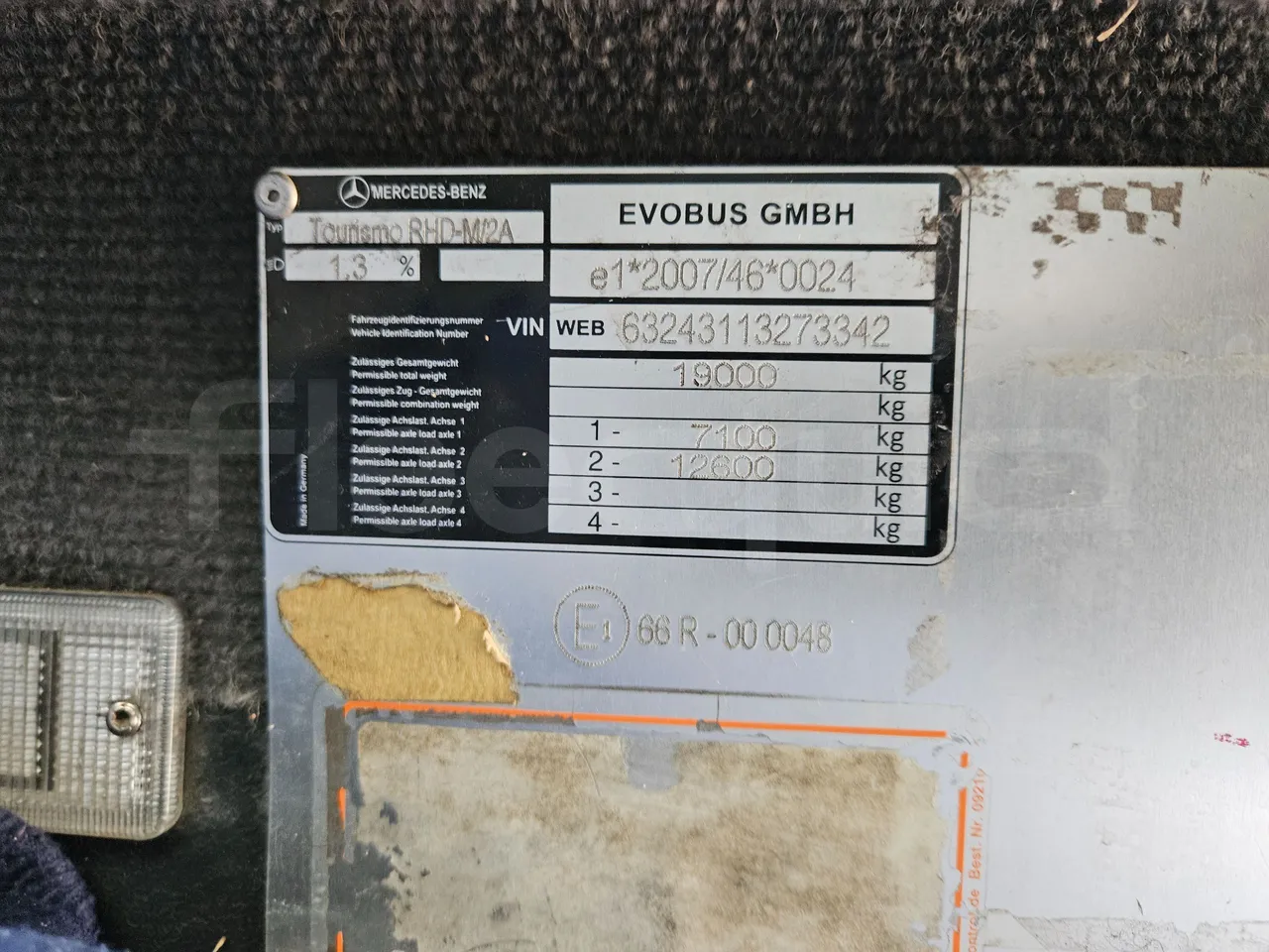 Mercedes-Benz Tourismo RHD 632 01 - EUR6 - 290kW - 12.140m - vehicle plate photo