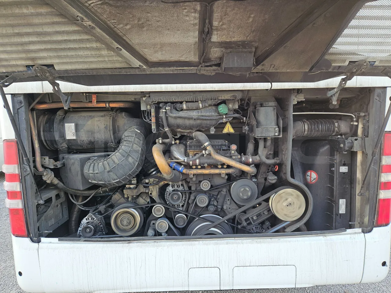 Mercedes-Benz Tourismo RHD 632 01 - EUR6 - 290kW - 12.140m - rear hatch open