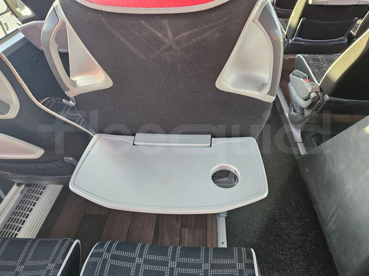 Mercedes-Benz Tourismo RHD 632 01 - EUR6 - 290kW - 12.140m - table detail photo