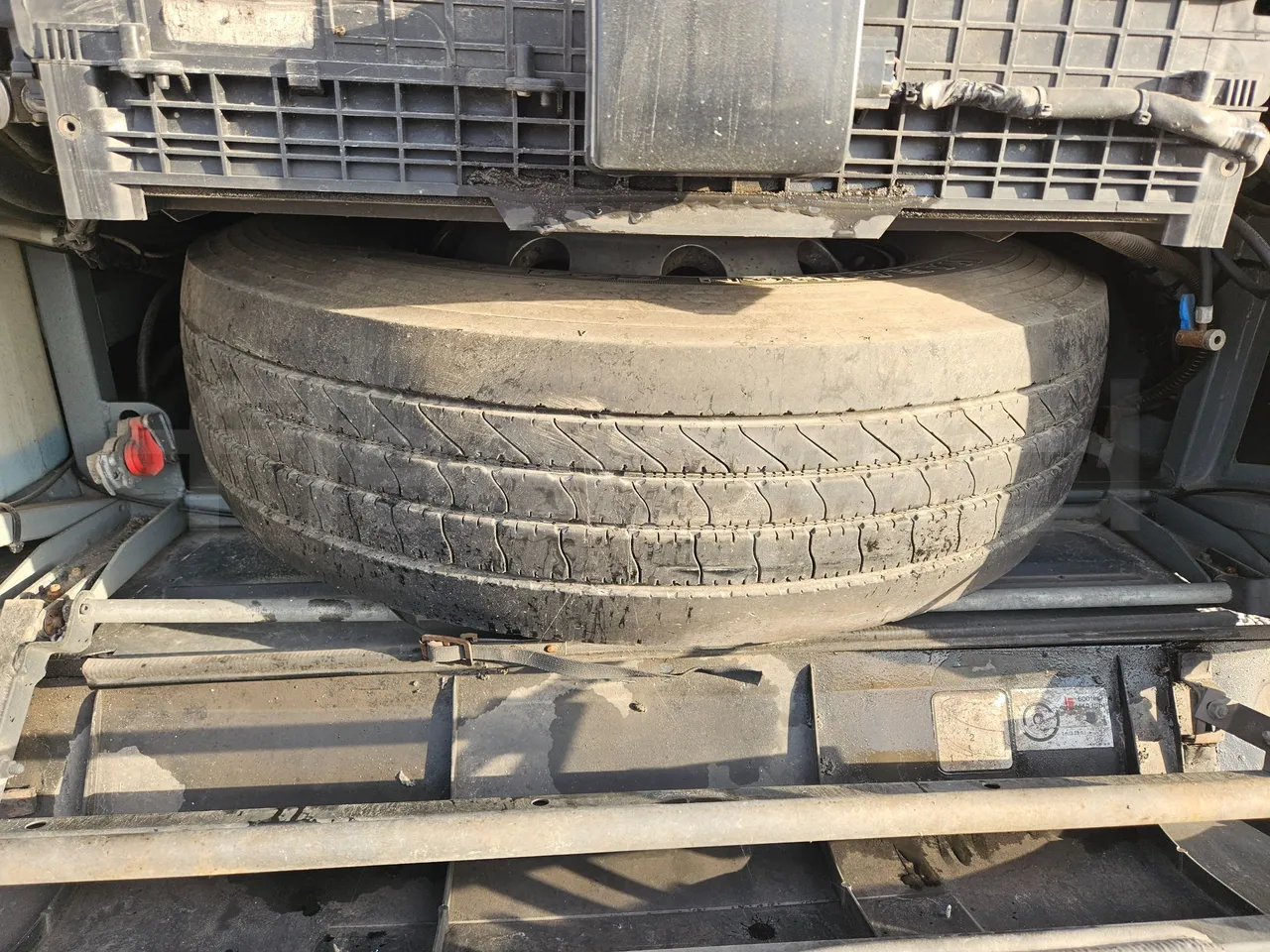 Mercedes-Benz Tourismo RHD 632 01 - EUR6 - 290kW - 12.140m - spare wheel