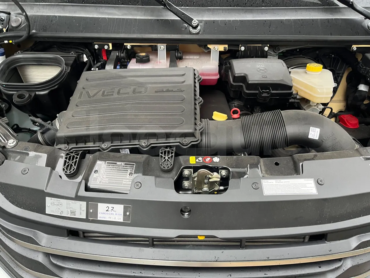 Iveco Indcar Wing/ Euro 6 - 152 Kw - 8.524 Mt - engine plate photo