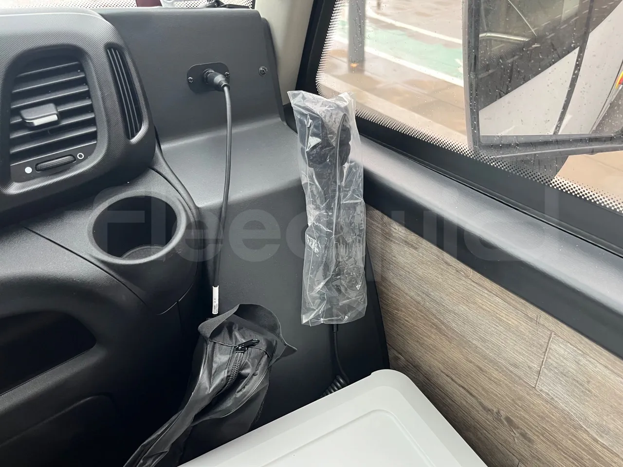 Iveco Indcar Wing/ Euro 6 - 152 Kw - 8.524 Mt - hostes microphone accessories photo