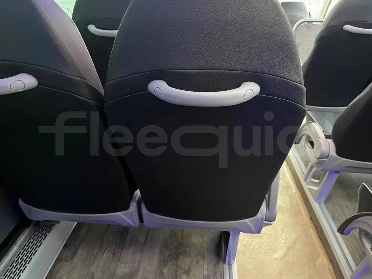 Iveco Indcar Wing/ Euro 6 - 152 Kw - 8.524 Mt - mesh detail photo