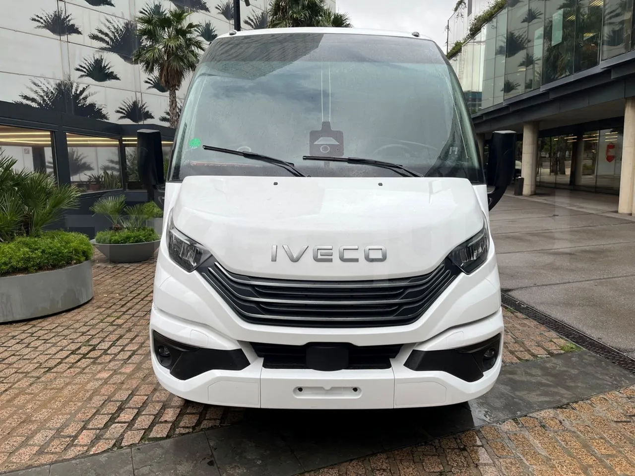 Iveco Indcar Wing/ Euro 6 - 152 Kw - 8.524 Mt - front photo