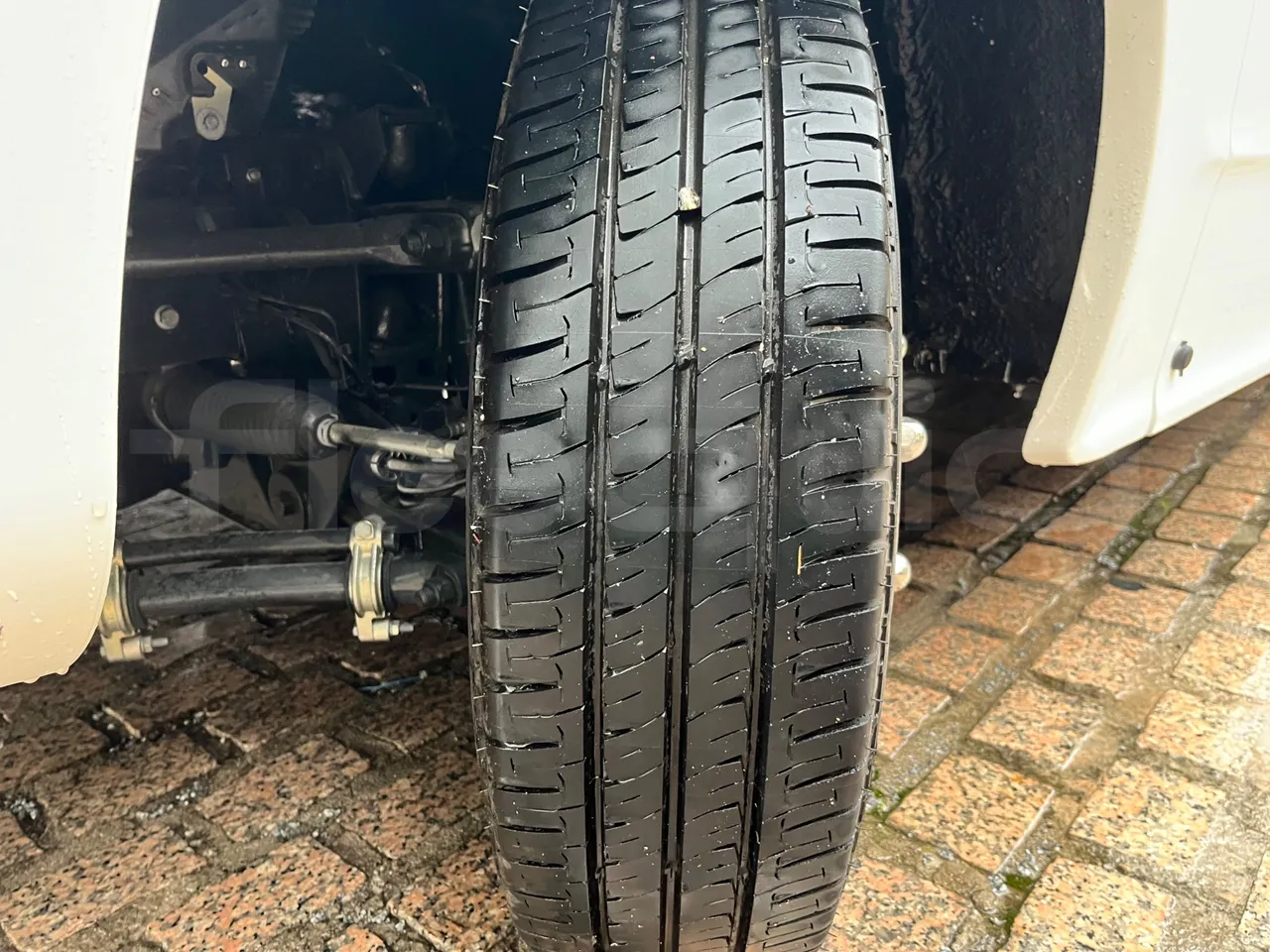 Iveco Indcar Wing/ Euro 6 - 152 Kw - 8.524 Mt - tread condition front tires right