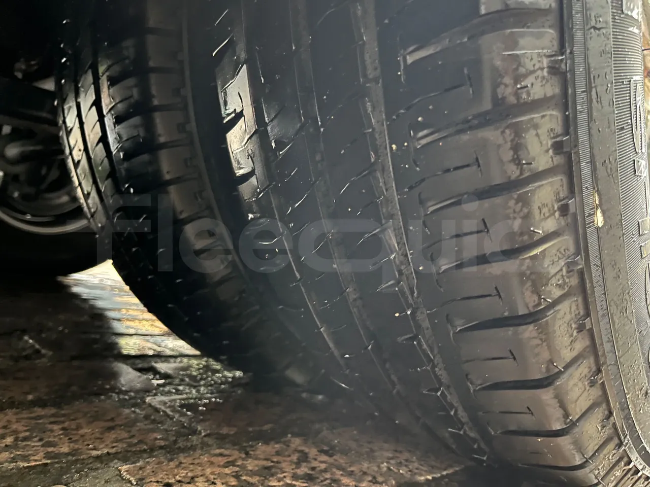 Iveco Indcar Wing/ Euro 6 - 152 Kw - 8.524 Mt - tread condition second axle tires left