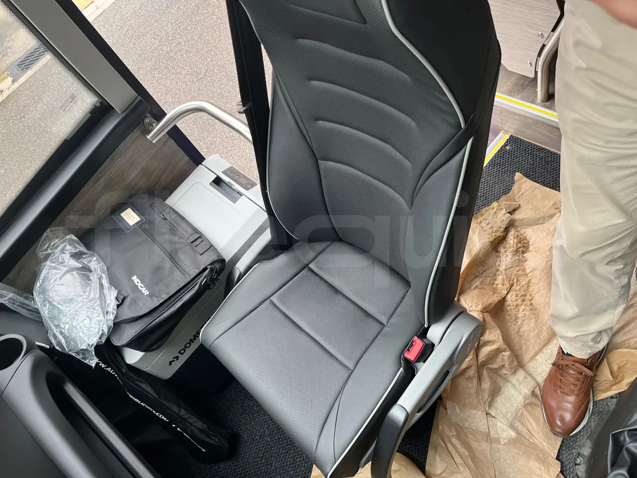 Iveco Indcar Wing/ Euro 6 - 152 Kw - 8.524 Mt - hostess seat photo