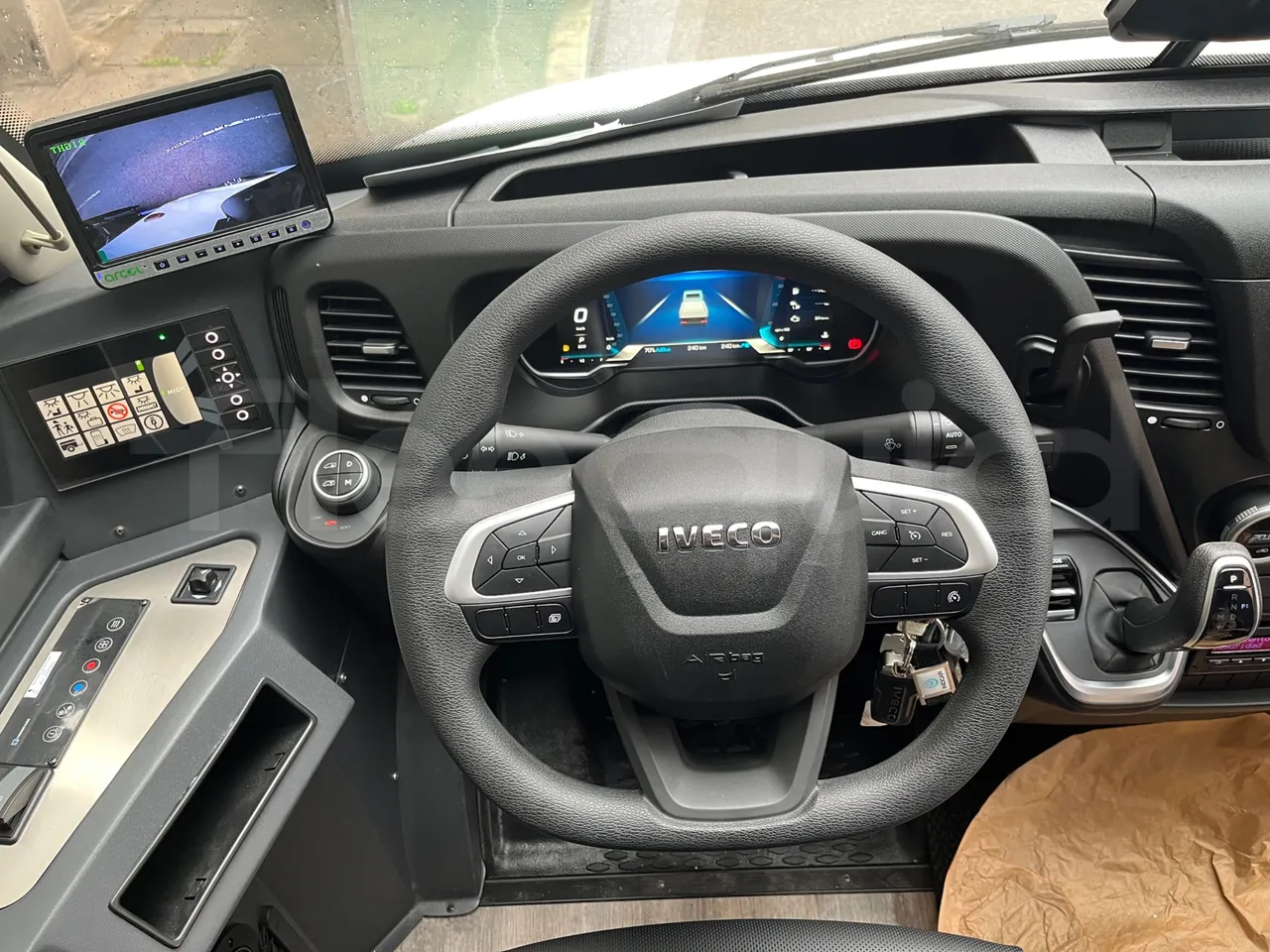 Iveco Indcar Wing/ Euro 6 - 152 Kw - 8.524 Mt - steering wheel photo