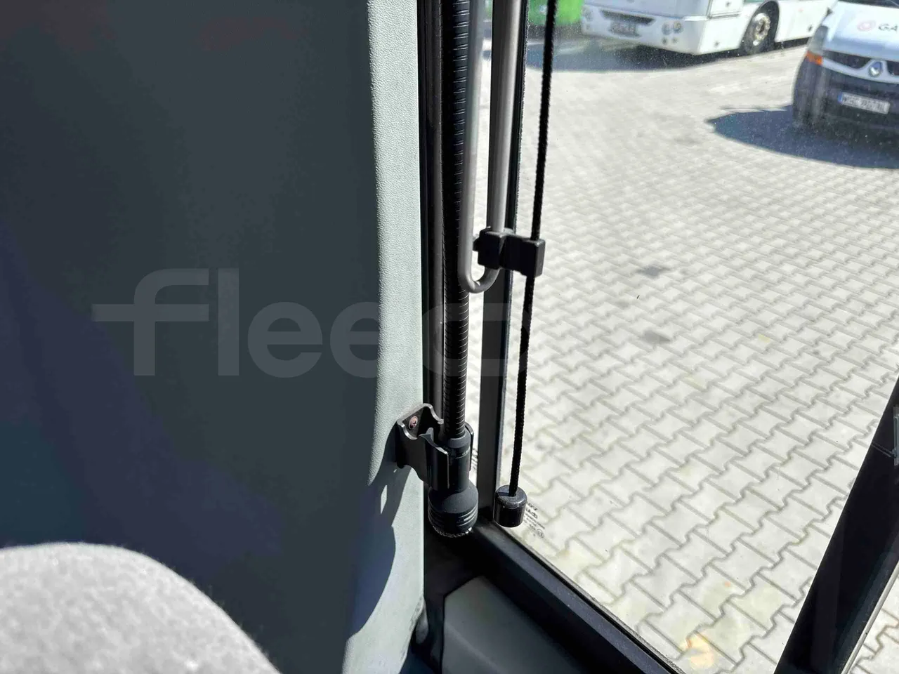 Volvo 8900LE B7R - EUR5 - 213kW - 12.097m - driver microphone accessories photo