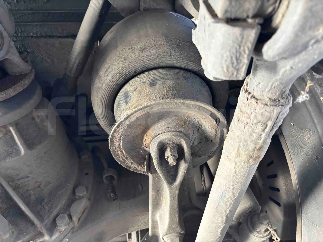 Volvo 8900LE B7R - EUR5 - 213kW - 12.097m - axel 2 air springs 1 right