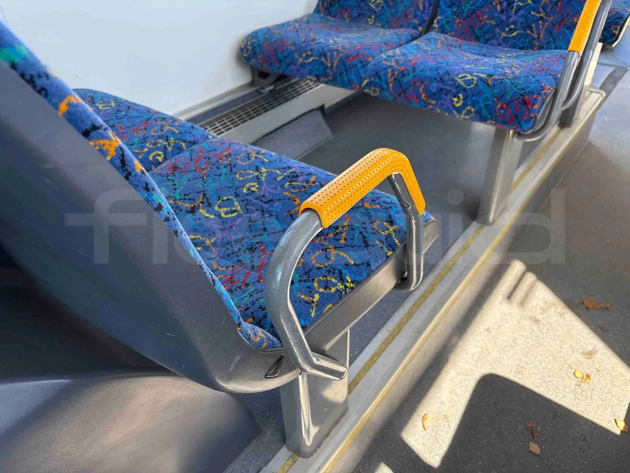 Volvo 8900LE B7R - EUR5 - 213kW - 12.097m - armrest detail photo