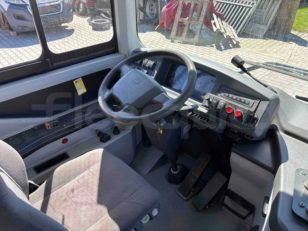 Volvo 8900LE B7R - EUR5 - 213kW - 12.097m - buttons panels on