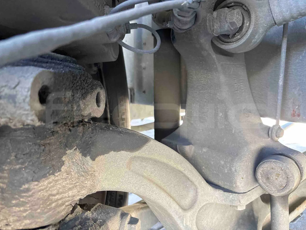 Volvo 8900LE B7R - EUR5 - 213kW - 12.097m - front shock absorbers right