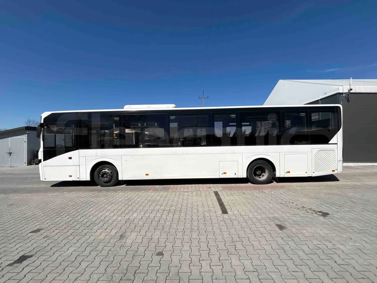Volvo 8900LE B7R - EUR5 - 213kW - 12.097m - left side photo