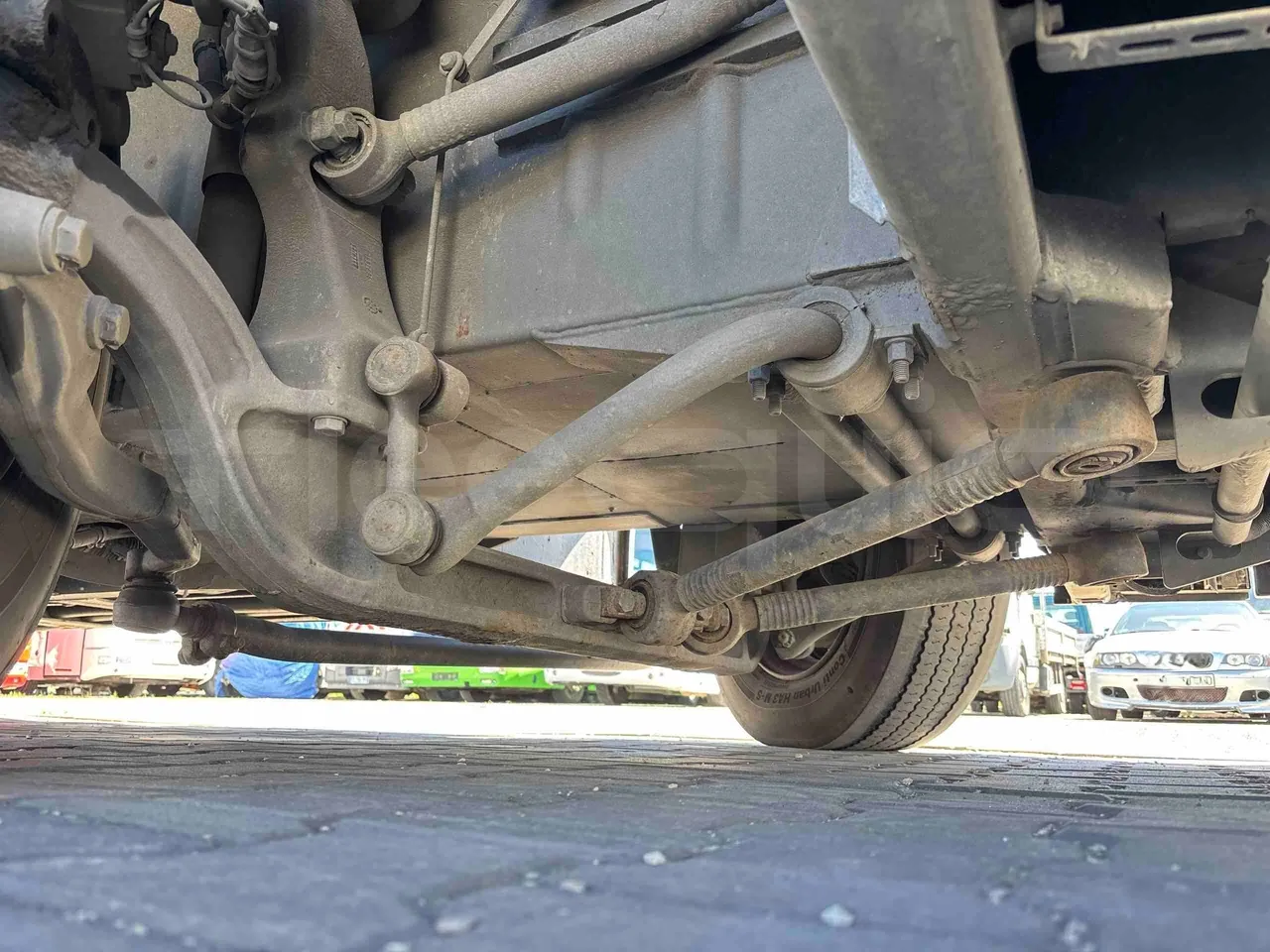 Volvo 8900LE B7R - EUR5 - 213kW - 12.097m - front axle right side
