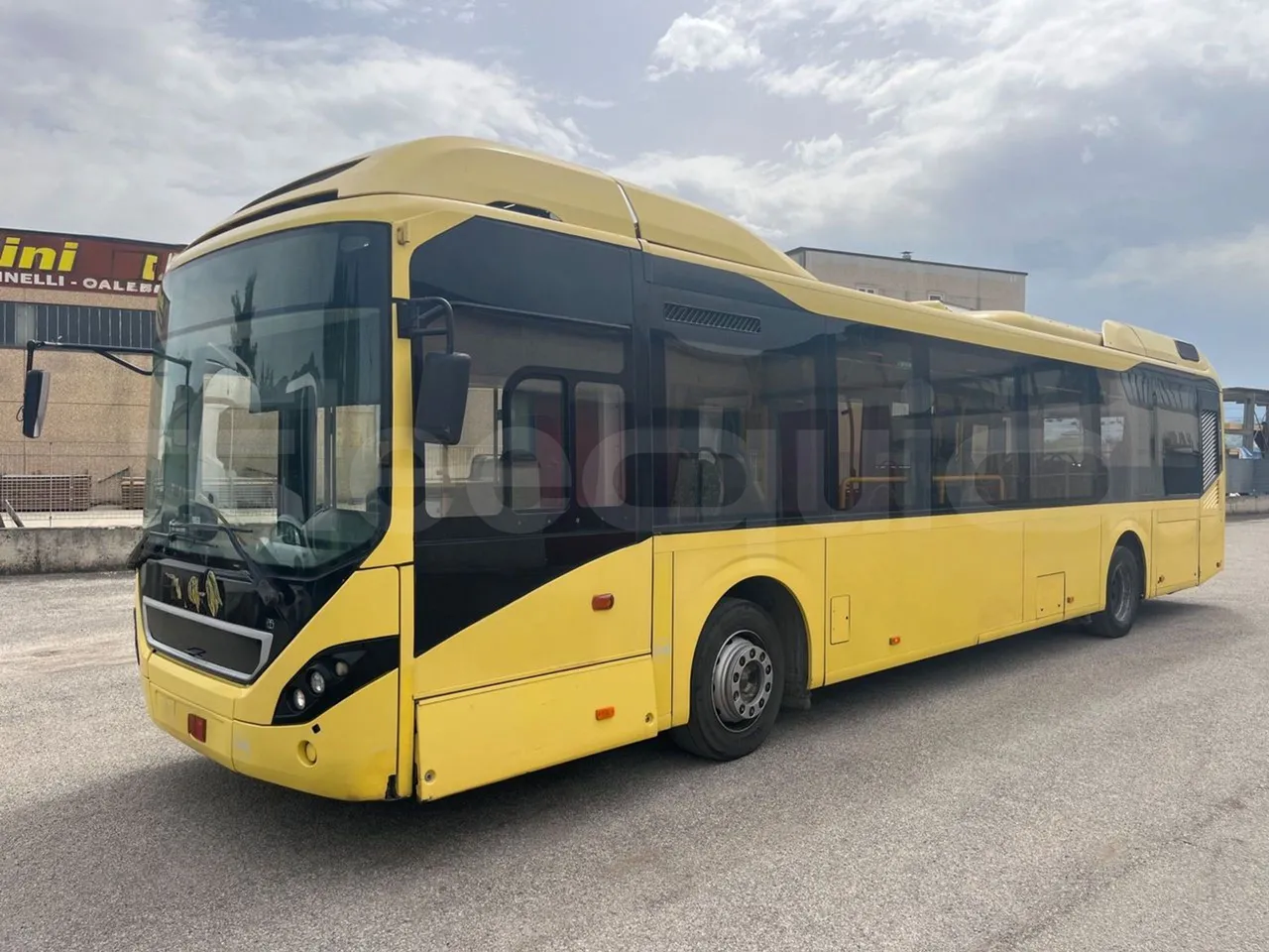Volvo B4SC 7900  - Euro6 - 177kW - 12.134mt - 3/4 front left