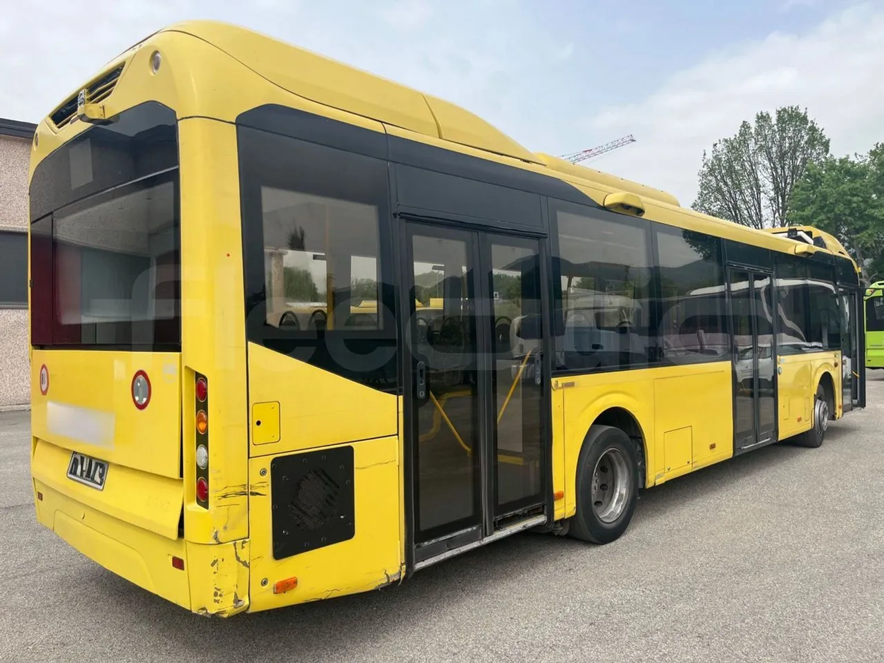 Volvo B4SC 7900  - Euro6 - 177kW - 12.134mt - 3/4 right rear doors closed