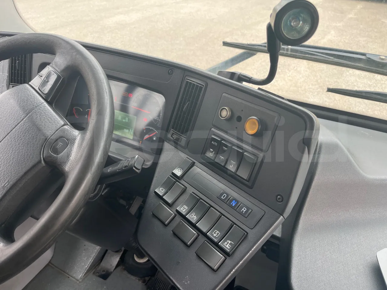 Volvo B4SC 7900  - Euro6 - 177kW - 12.134mt - radio accessories photo