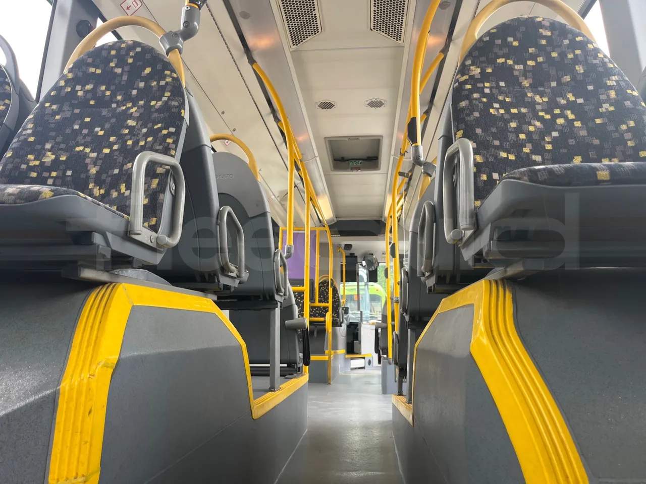 Volvo B4SC 7900  - Euro6 - 177kW - 12.134mt - seat brackets photo