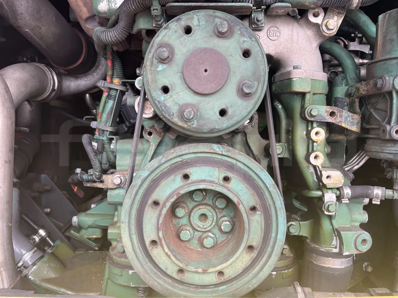 Volvo B4SC 7900  - Euro6 - 177kW - 12.134mt - air conditioning compressor