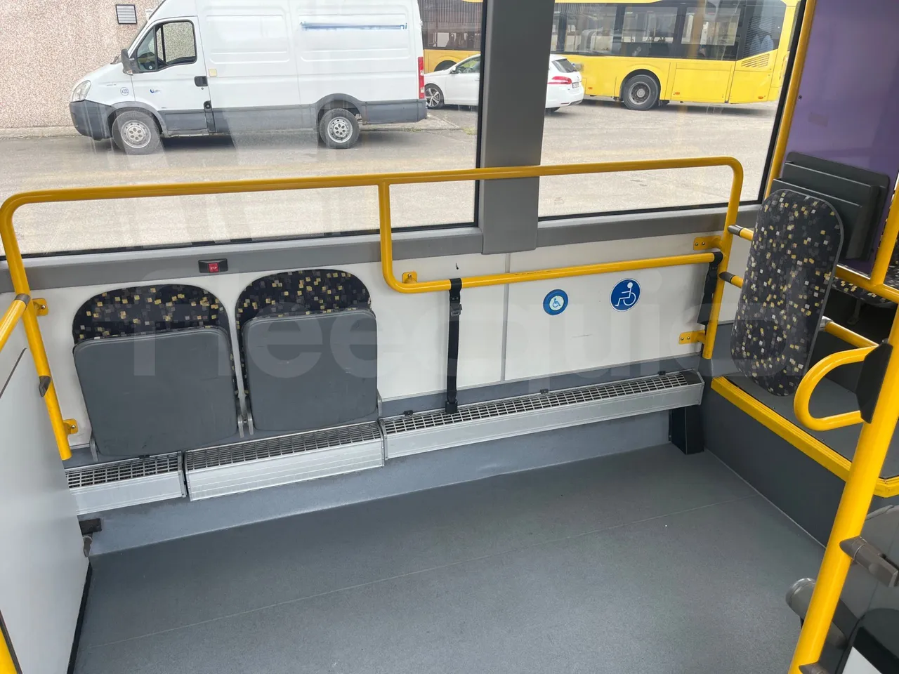 Volvo B4SC 7900  - Euro6 - 177kW - 12.134mt - folding seat photo