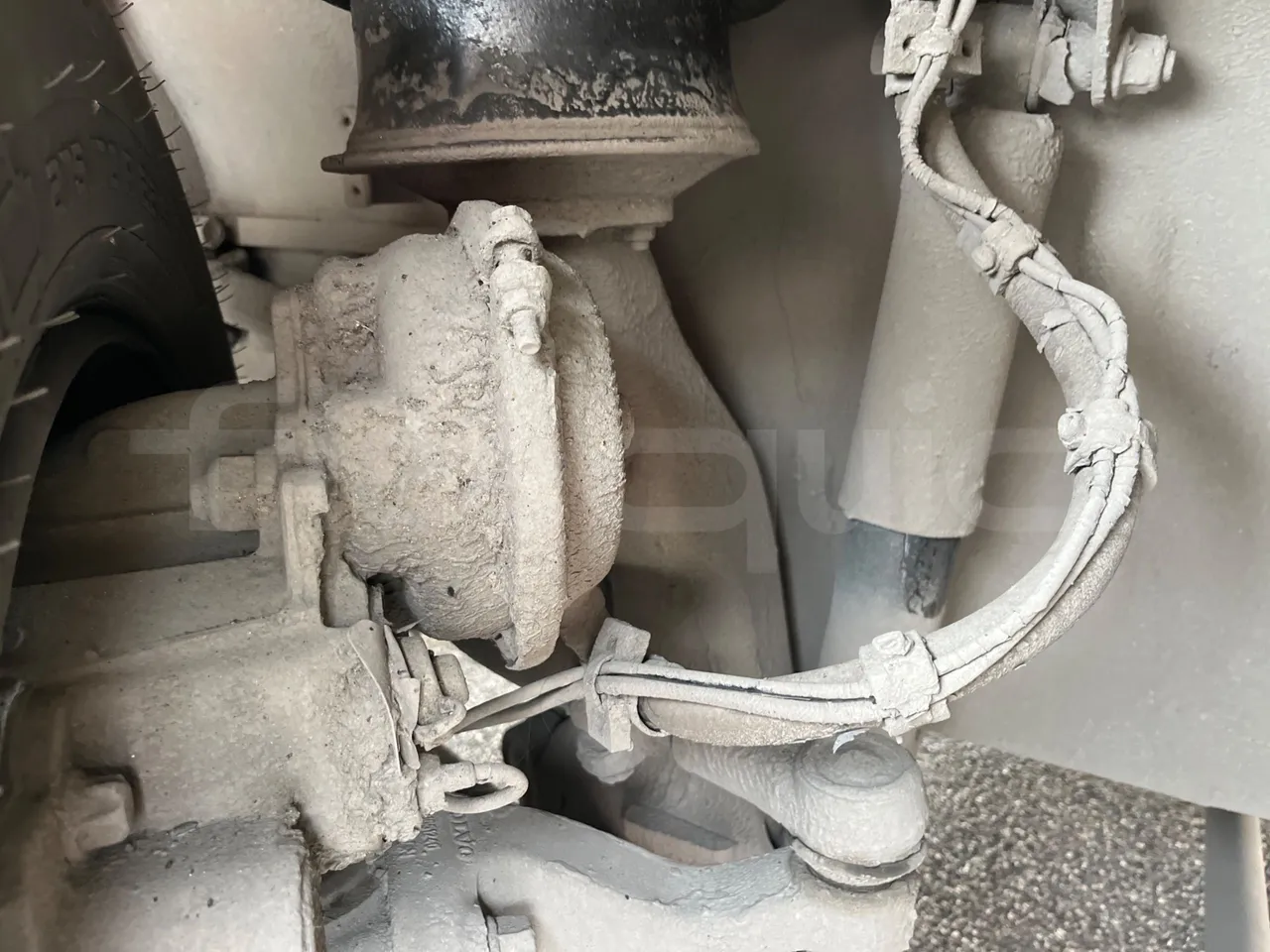 Volvo B4SC 7900  - Euro6 - 177kW - 12.134mt - front brake calipers left