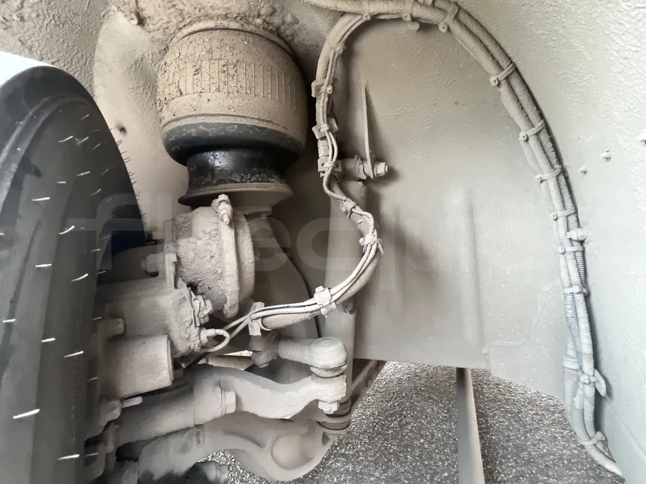 Volvo B4SC 7900  - Euro6 - 177kW - 12.134mt - front shock absorbers left
