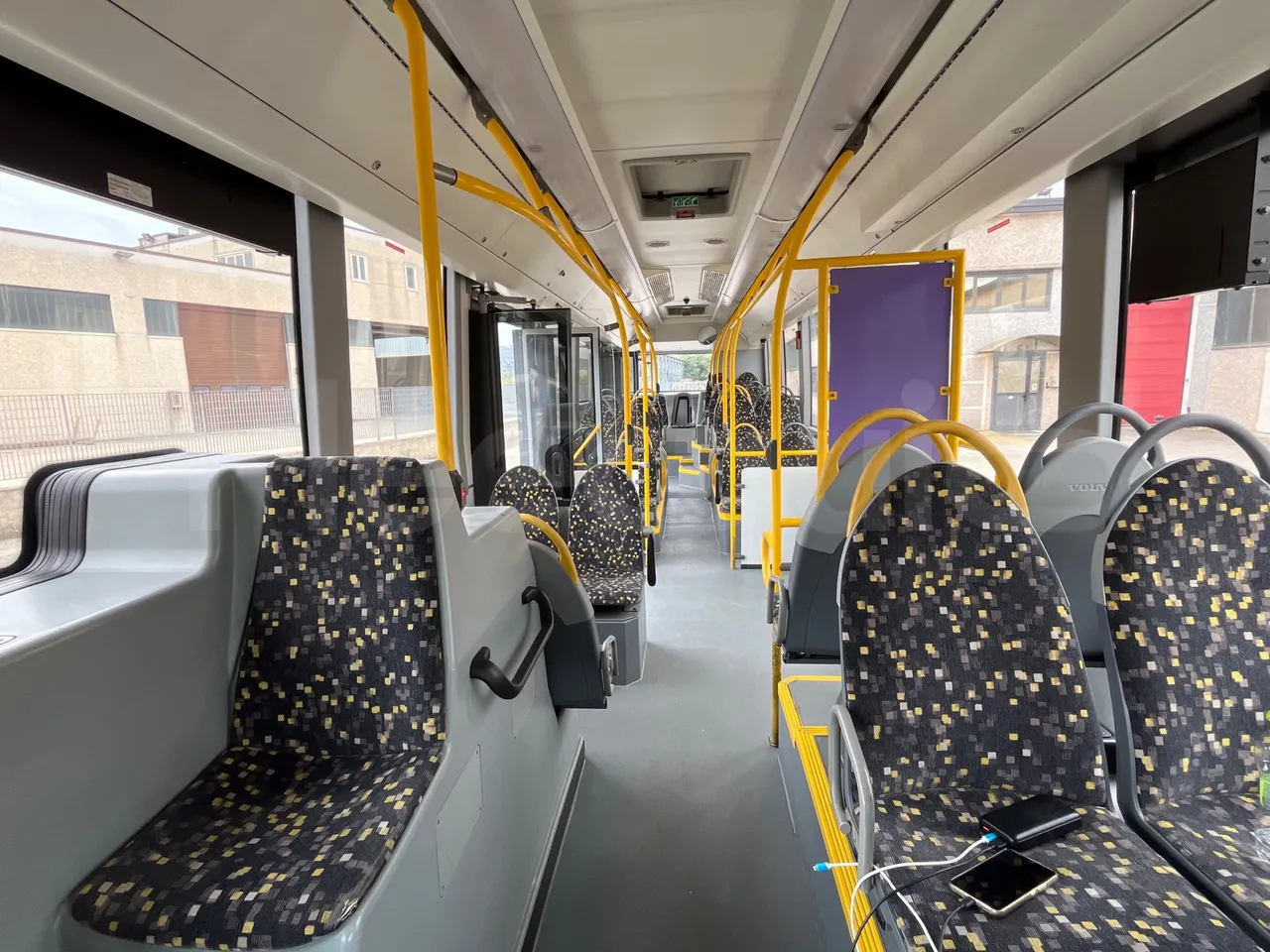 Volvo B4SC 7900  - Euro6 - 177kW - 12.134mt - handrails photo