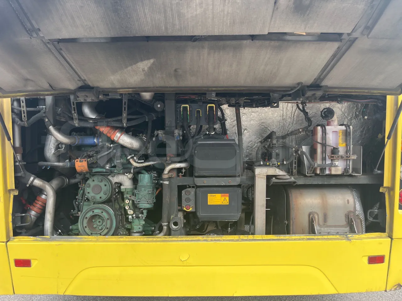 Volvo B4SC 7900  - Euro6 - 177kW - 12.134mt - rear hatch open