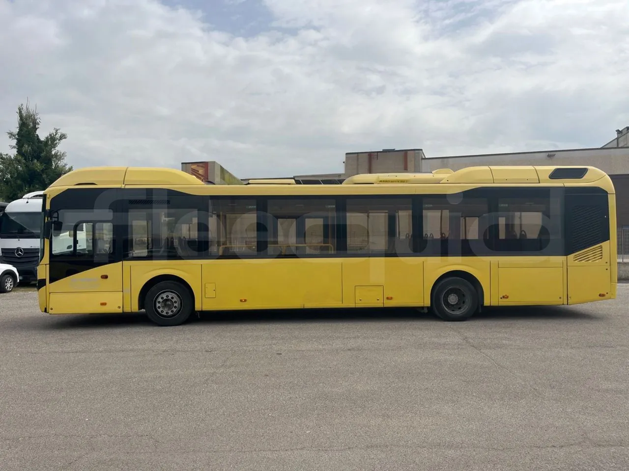 Volvo B4SC 7900  - Euro6 - 177kW - 12.134mt - left side photo