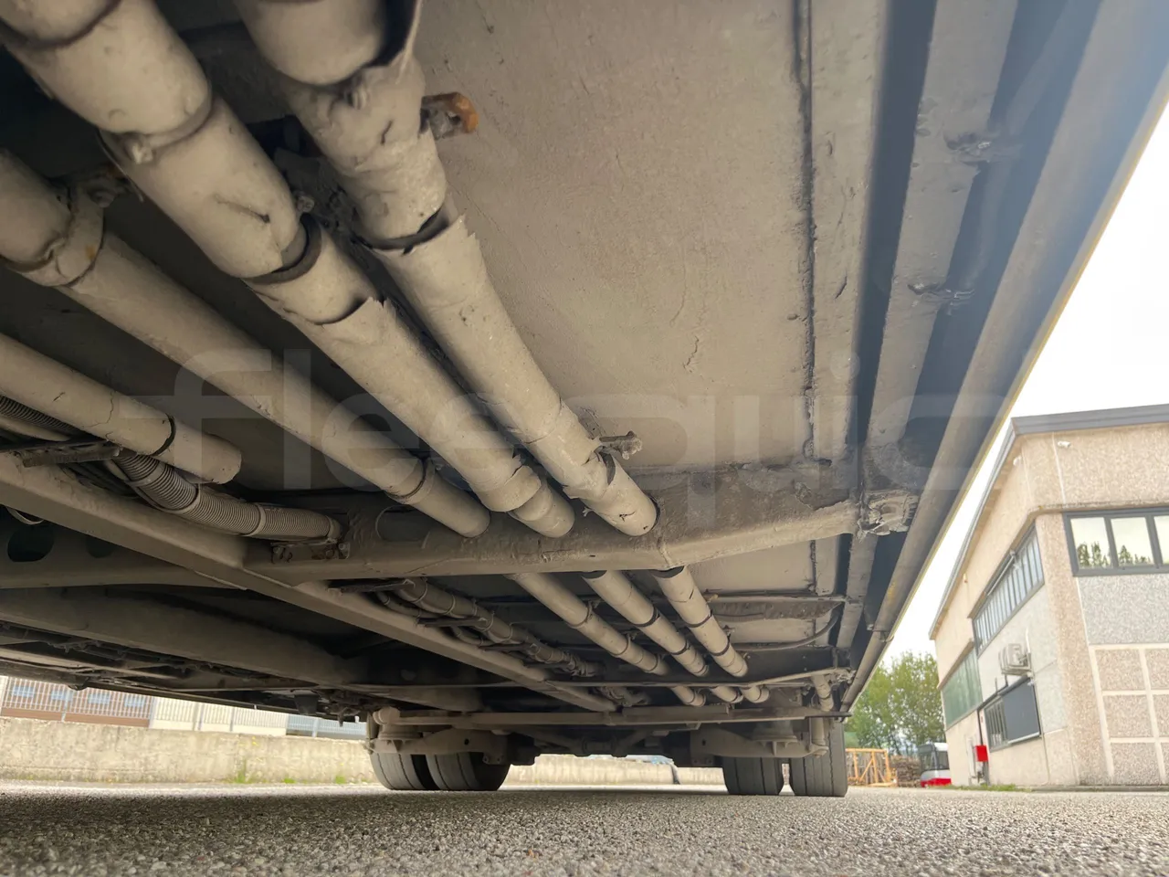 Volvo B4SC 7900  - Euro6 - 177kW - 12.134mt - central undercarriage photo