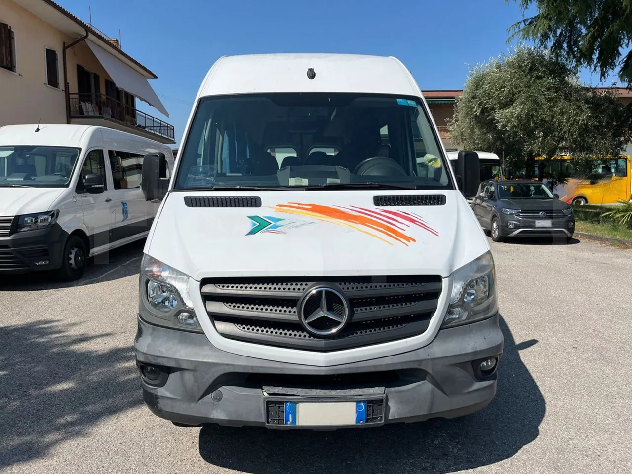 Mercedes-Benz MB906 BB50/Euro 6 - 120 Kw - 7,361 Mt - front photo