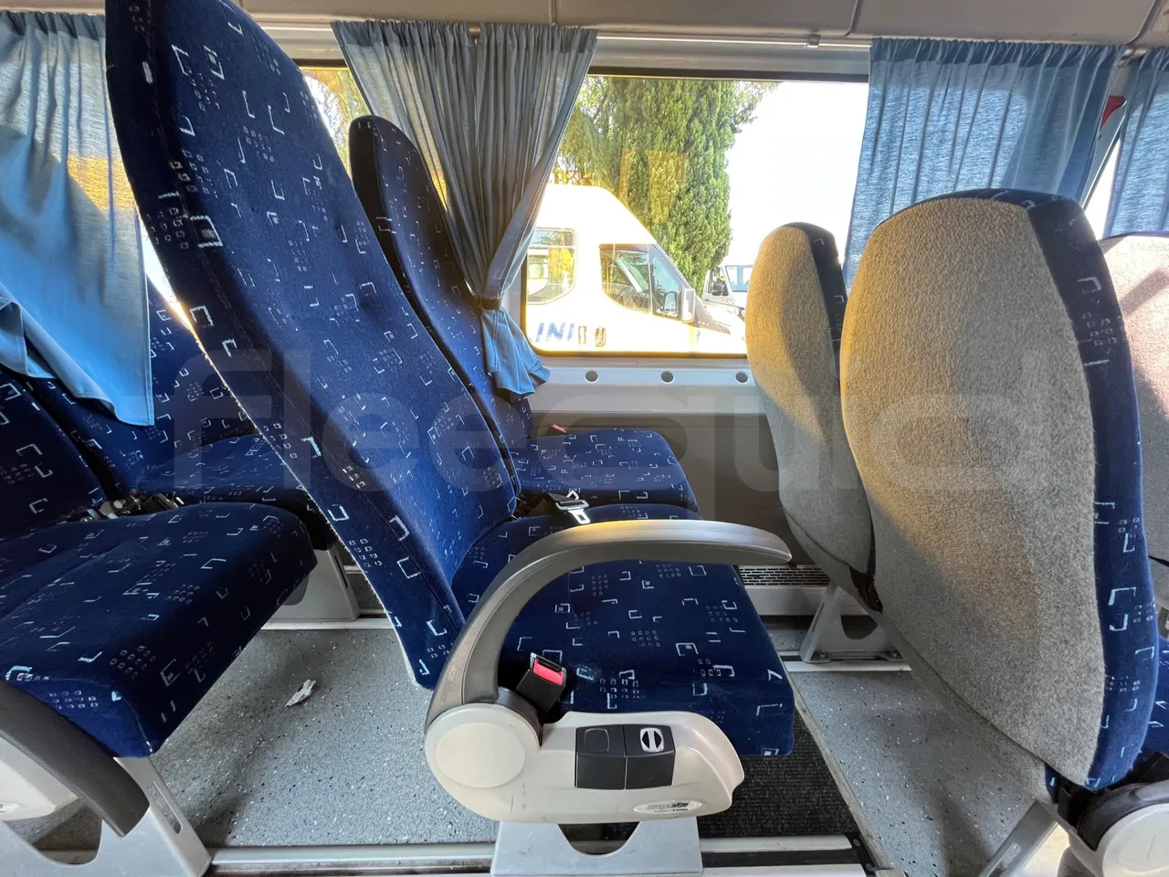 Mercedes-Benz MB906 BB50/Euro 6 - 120 Kw - 7,361 Mt - forward view all seats last row height