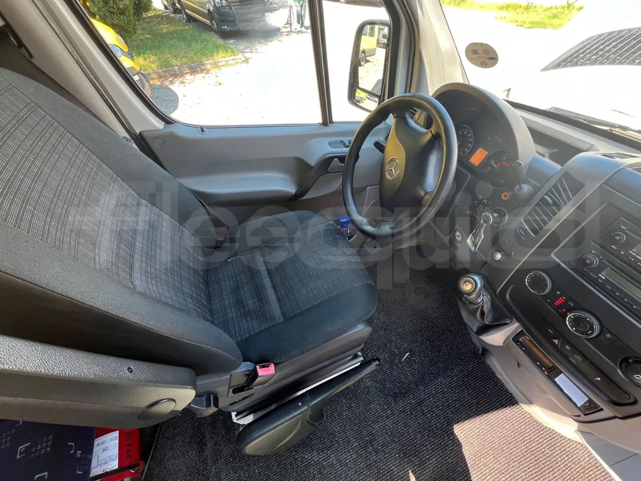 Mercedes-Benz MB906 BB50/Euro 6 - 120 Kw - 7,361 Mt - seat plate photo