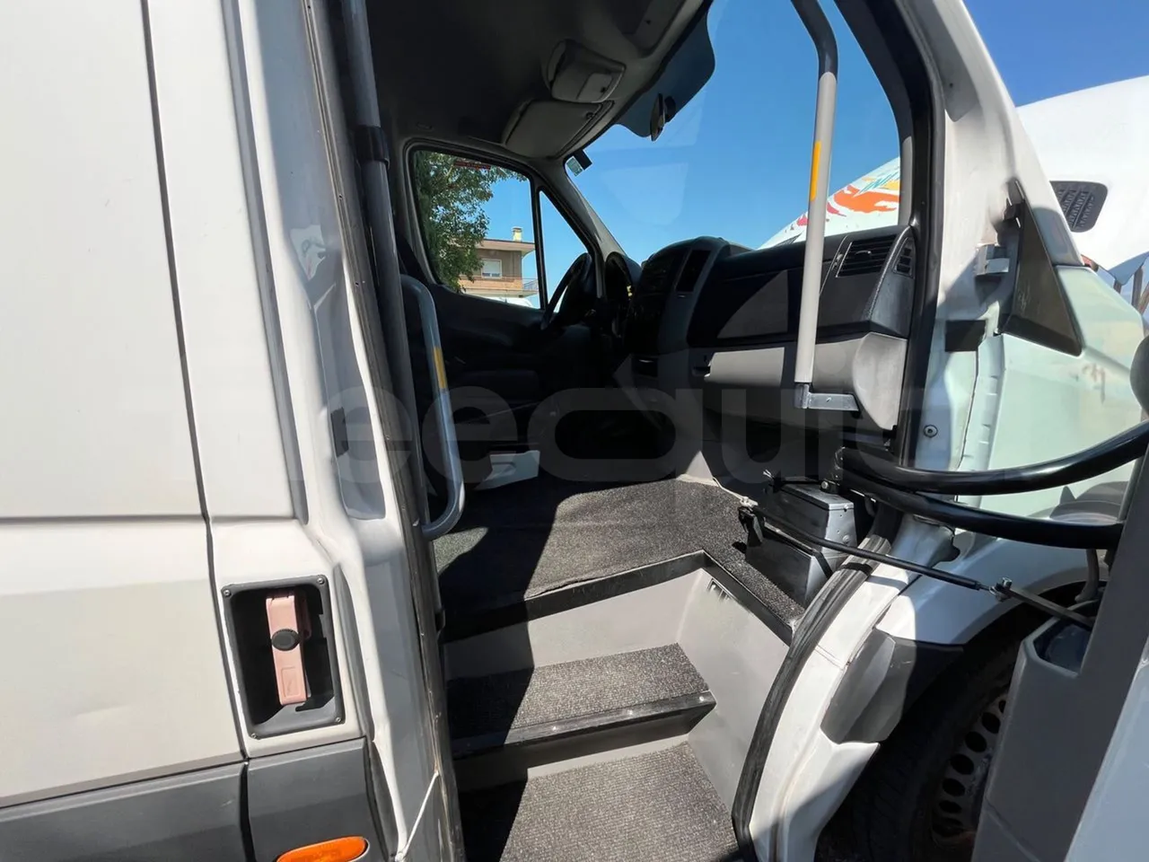 Mercedes-Benz MB906 BB50/Euro 6 - 120 Kw - 7,361 Mt - platform open photo