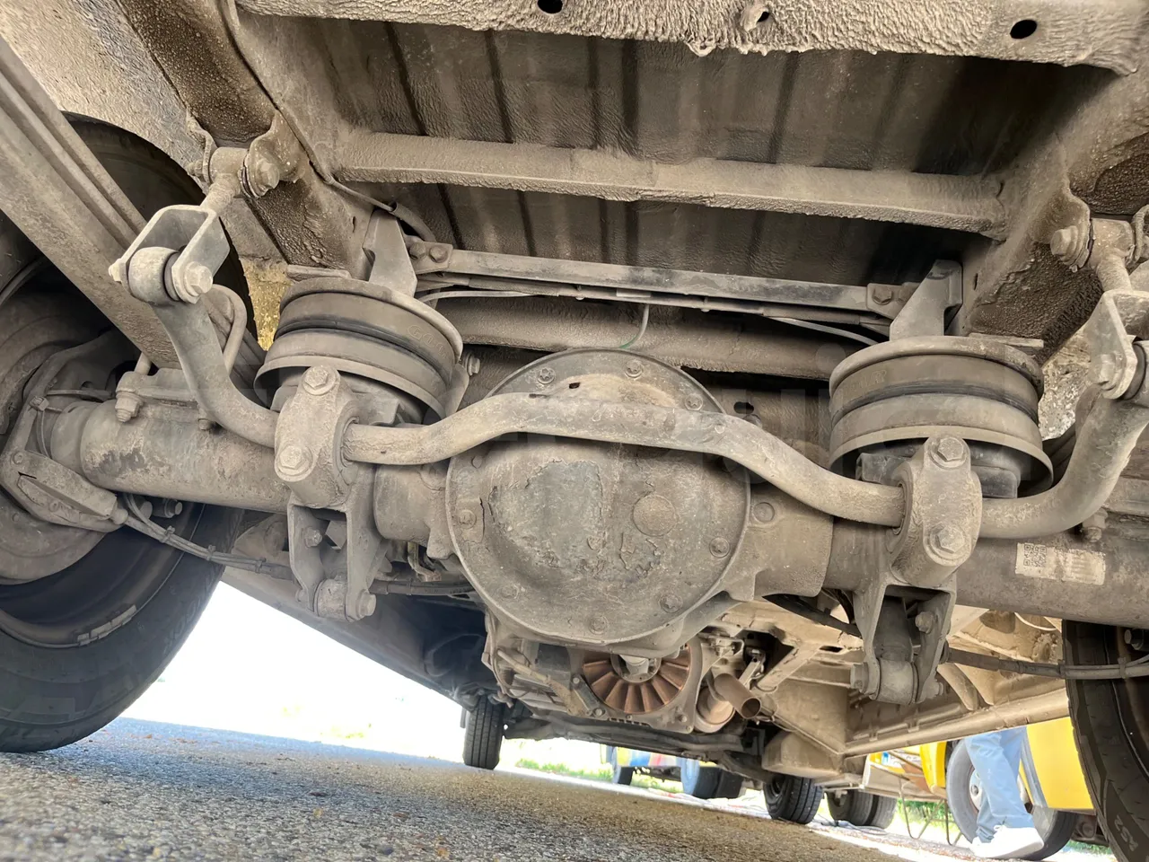 Mercedes-Benz MB906 BB50/Euro 6 - 120 Kw - 7,361 Mt - axle 2 shock absorbers 1 right