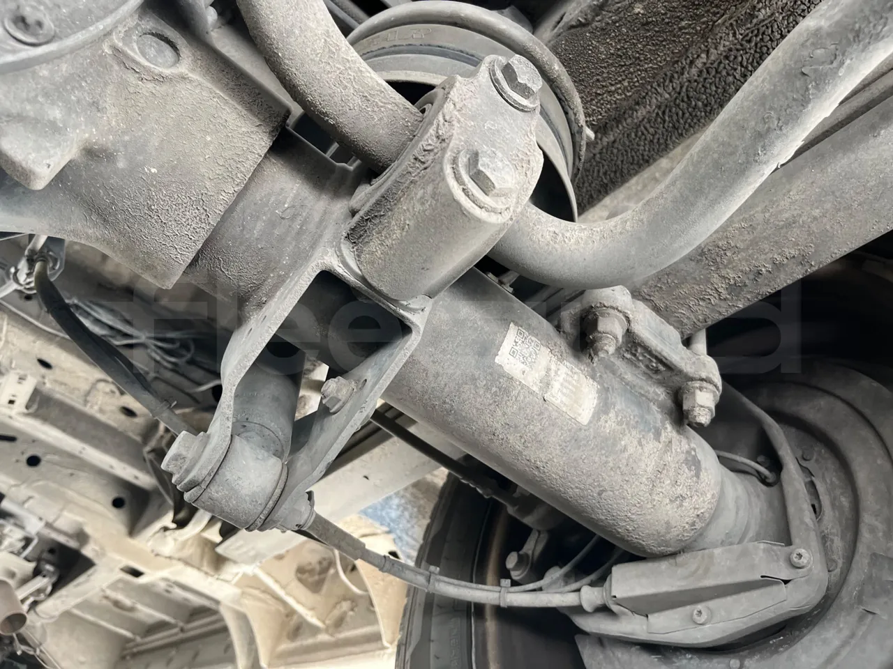 Mercedes-Benz MB906 BB50/Euro 6 - 120 Kw - 7,361 Mt - axle 2 shock absorbers 2 left