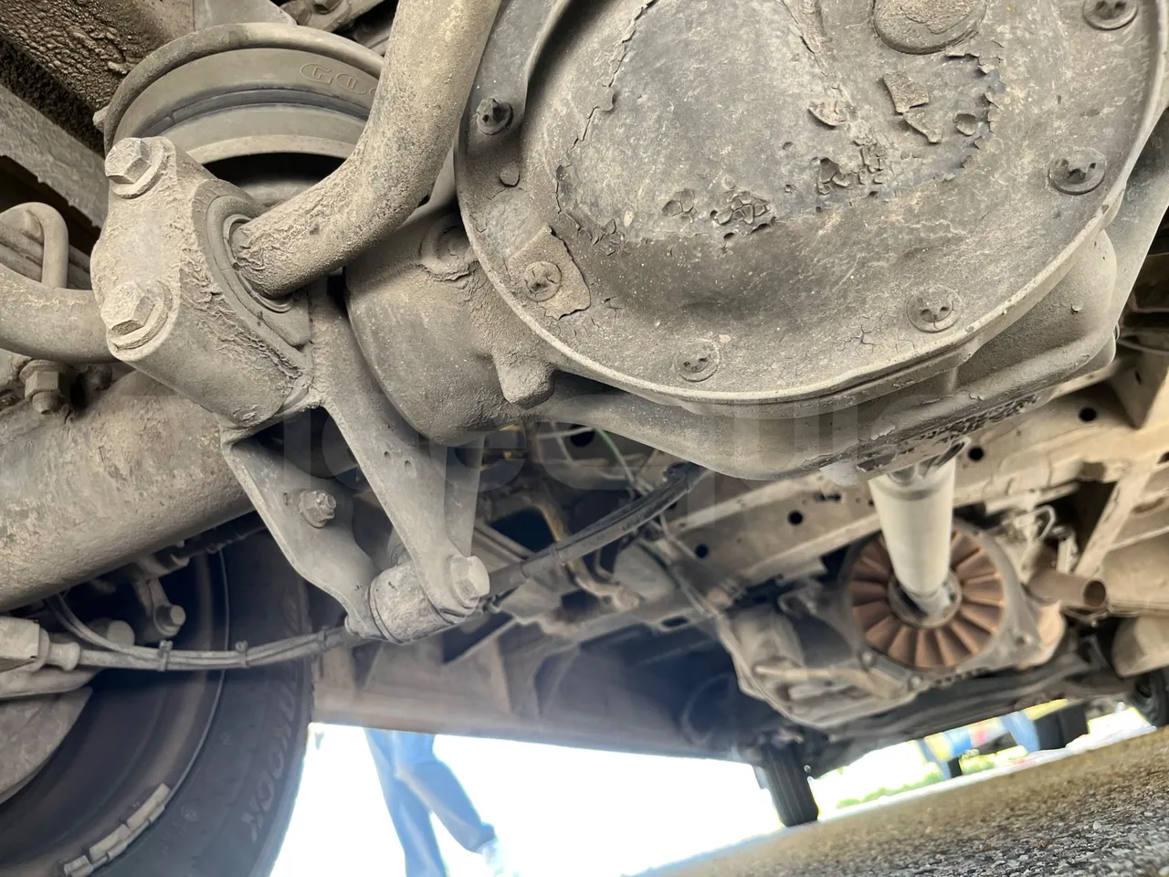 Mercedes-Benz MB906 BB50/Euro 6 - 120 Kw - 7,361 Mt - central undercarriage photo