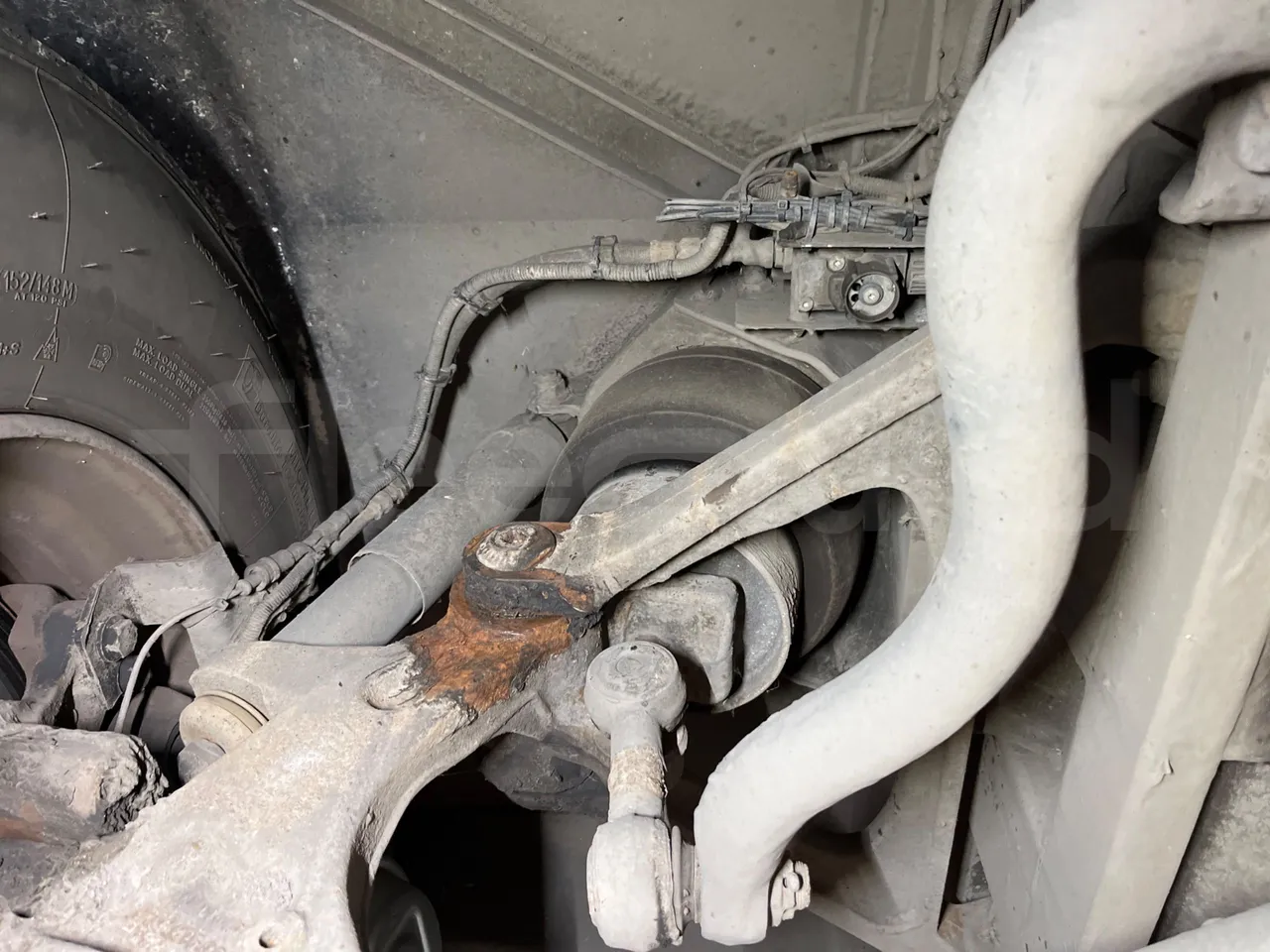 Mercedes-Benz Integro E5 4 - Euro5 - 220kW - 12.140mt - front air springs left