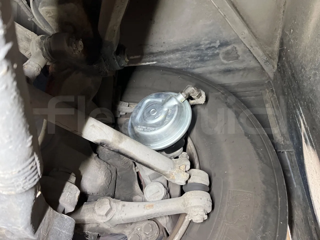 Mercedes-Benz Integro E5 4 - Euro5 - 220kW - 12.140mt - front brake calipers left