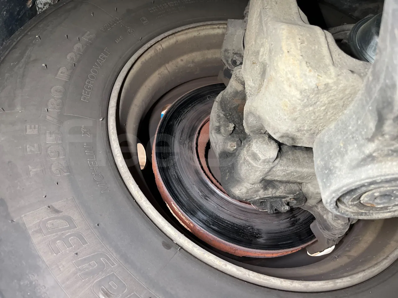 Mercedes-Benz Integro E5 4 - Euro5 - 220kW - 12.140mt - front discs left