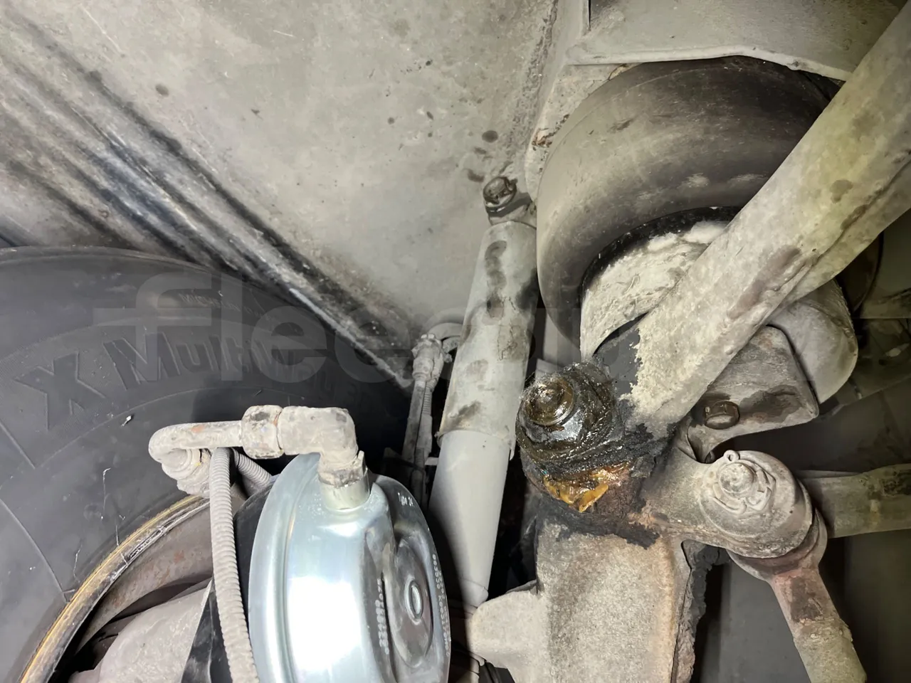 Mercedes-Benz Integro E5 4 - Euro5 - 220kW - 12.140mt - front shock absorbers right