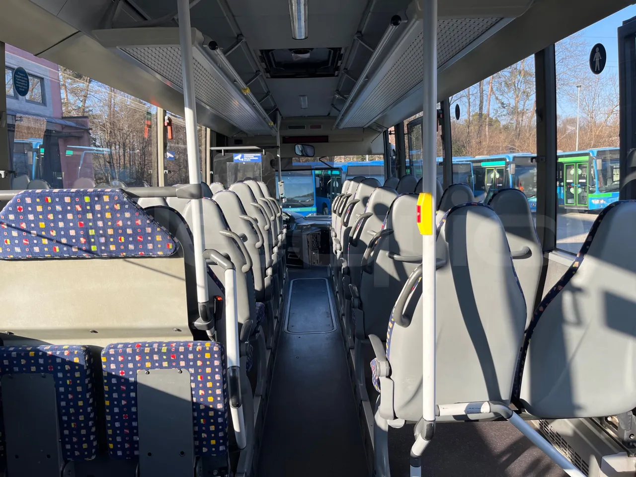 Mercedes-Benz Integro E5 4 - Euro5 - 220kW - 12.140mt - forward view middle aisle