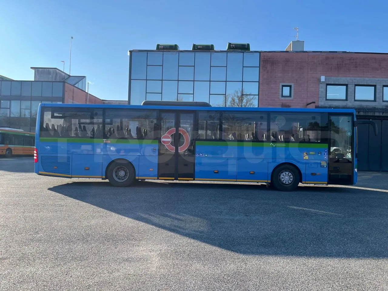 Mercedes-Benz Integro E5 4 - Euro5 - 220kW - 12.140mt - right side doors closed