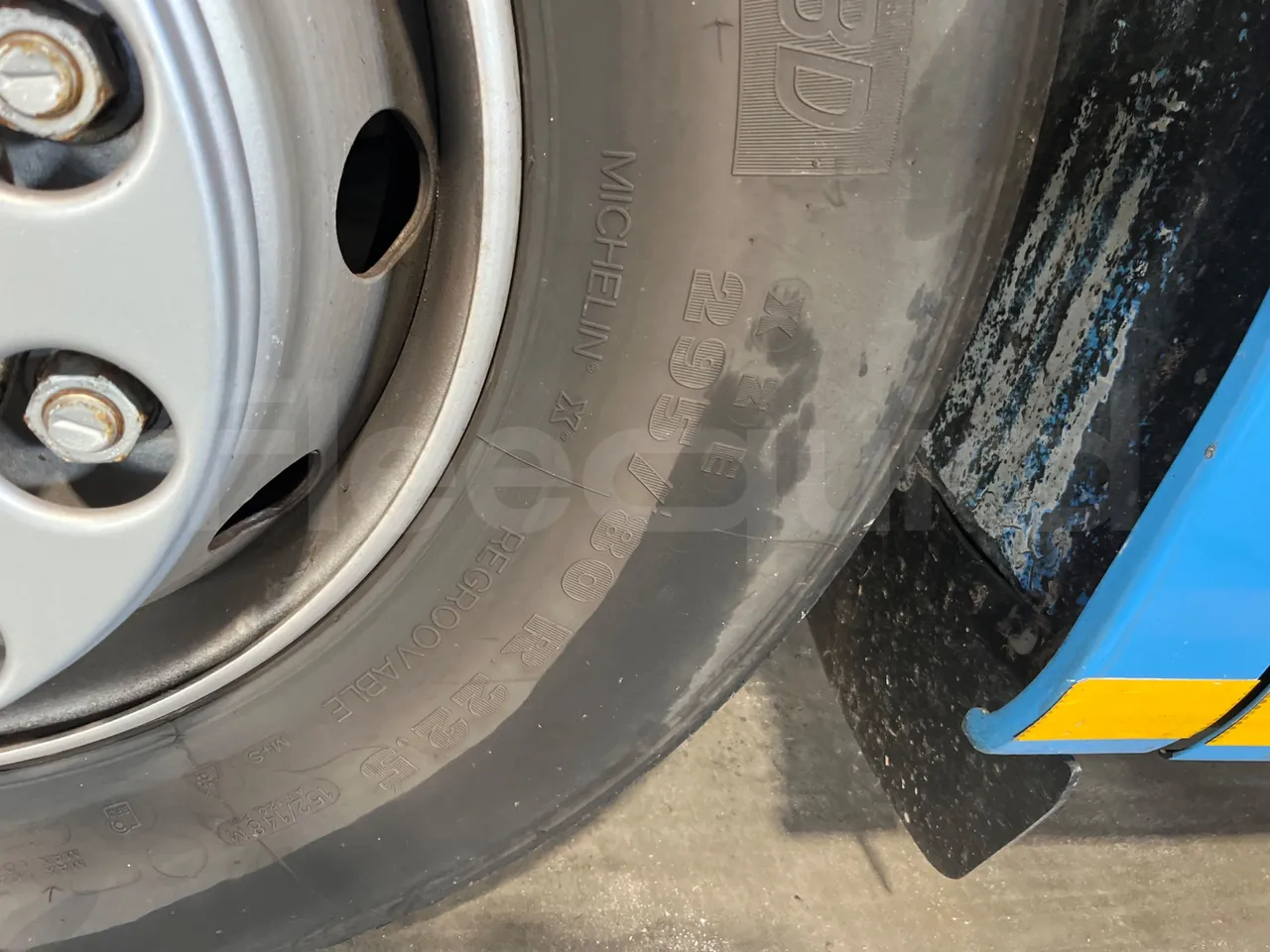 Mercedes-Benz Integro E5 4 - Euro5 - 220kW - 12.140mt - front left tire measurements